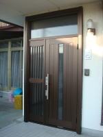 木製玄関ドアリフォーム　カバー工法　