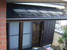 テラス屋根取り付け後　ＹＫＫap テラス屋根　ヴェクター